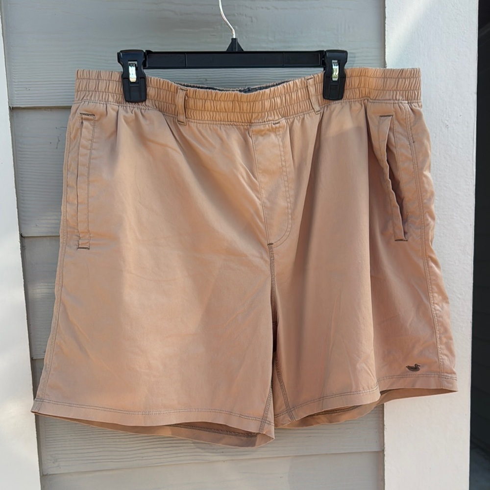 Southern Marsh Men's Flat Front Shorts - Tan.